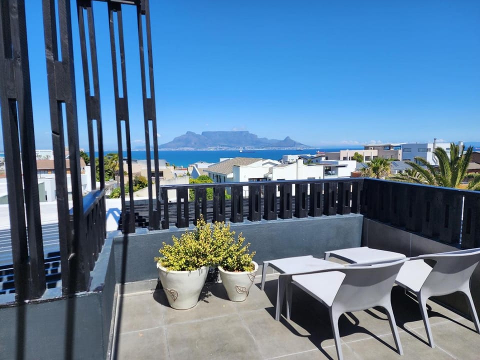 View (from property/room), Balcony/Terrace, Seating area, Dining area, Mountain view, Sea view