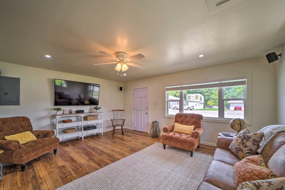 Walk to Lake Historic Disney Home House in Lake O The Cherokees