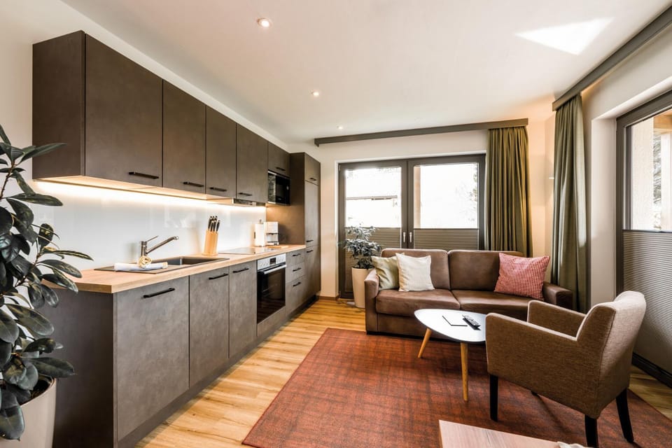 Kitchen or kitchenette, Living room, Seating area