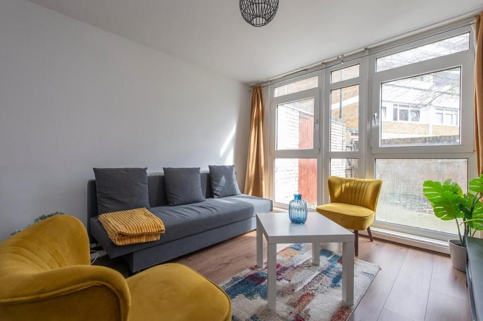 Lovely 2-bed 20 mins to central London Apartment in London Borough of Southwark