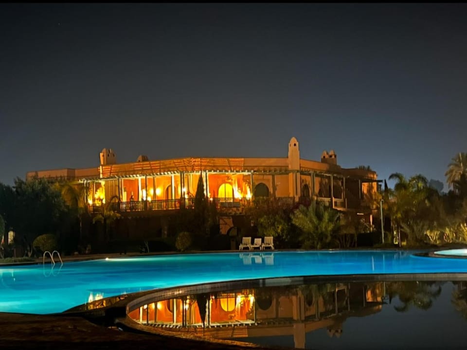 Palmeraie 5 Vue Piscine et Jardin exclusivement aux familles House in Marrakesh