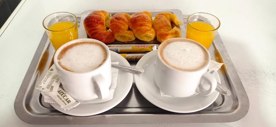 Food and drinks, Food, Breakfast, Continental breakfast