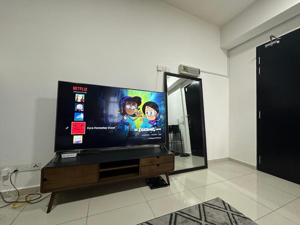 Kyra Homestay Centrus SOHO Cyberjaya *wifi and pool* Apartment in Selangor, Malaysia