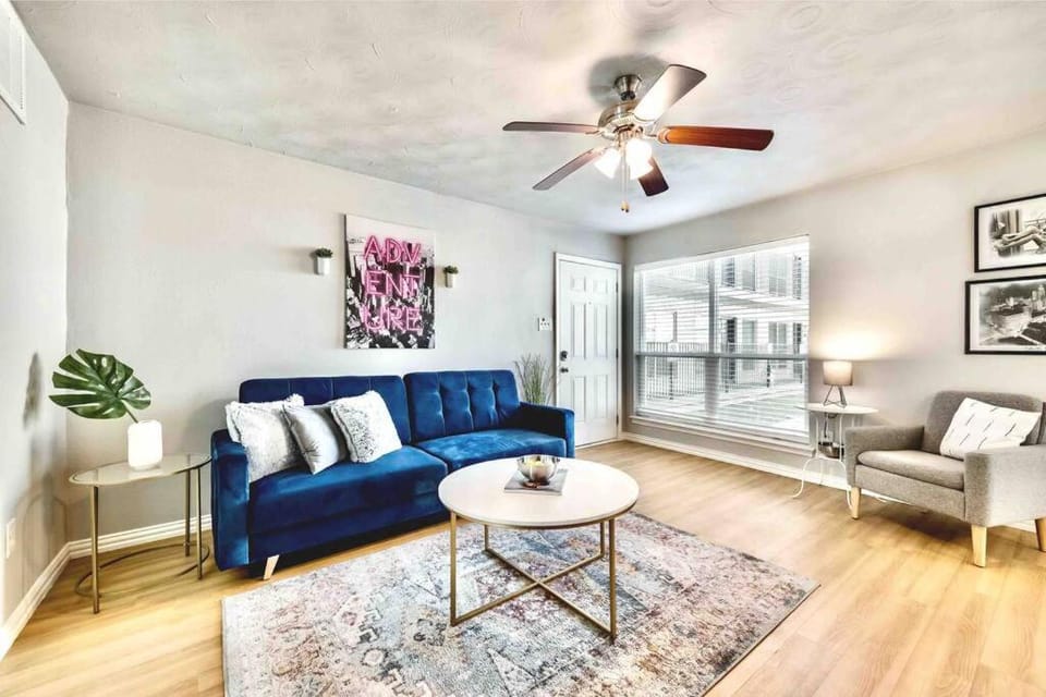 Global Cup City Outside & Tranquility Inside Apartment in Dallas