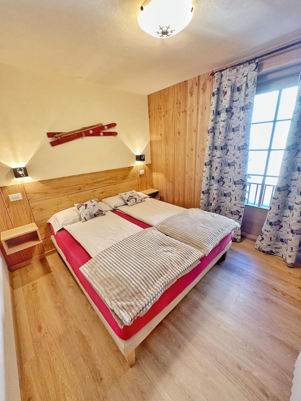 Property building, Living room, Bedroom