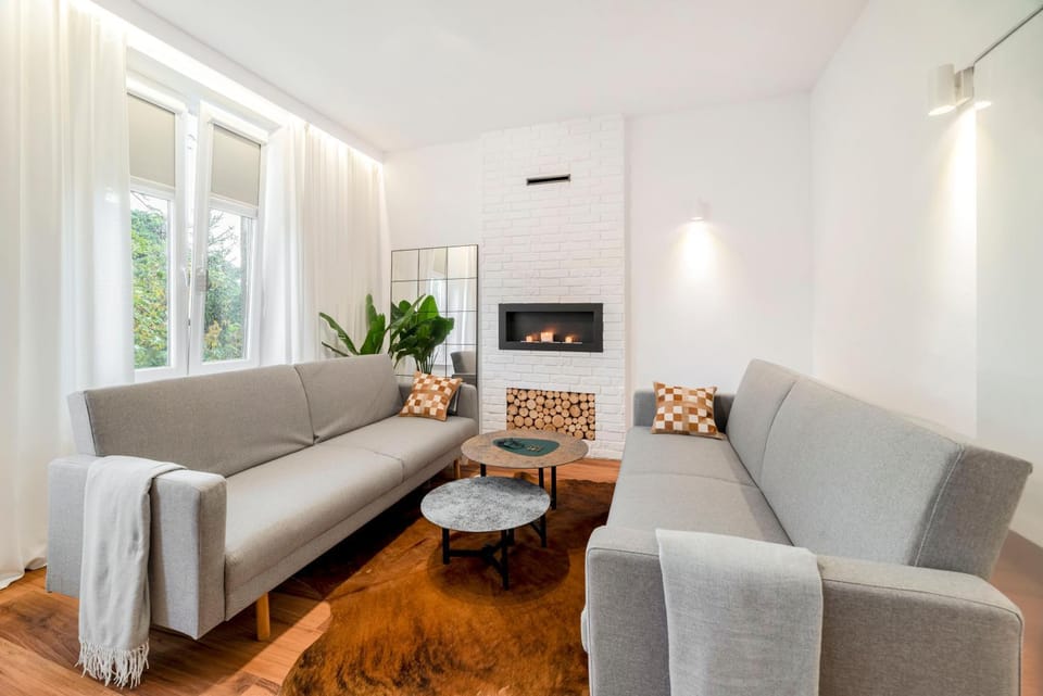 Living room, Seating area