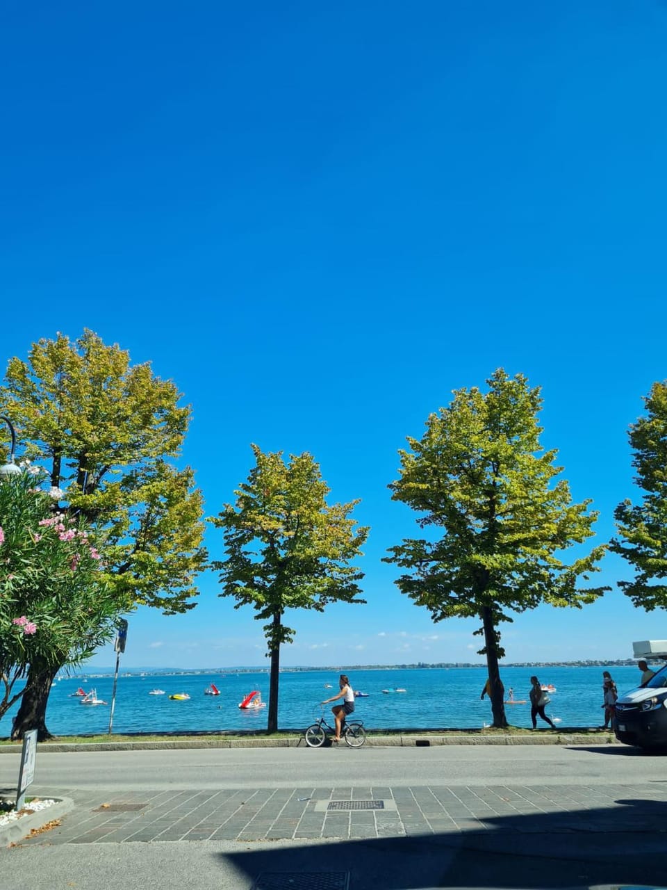 LE RIVE HOLIDAYS Apartment in Desenzano del Garda