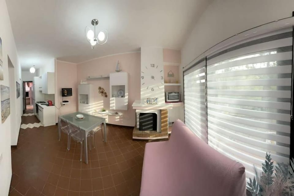 Kitchen or kitchenette, Living room, Seating area, Dining area, minibar, pet friendly