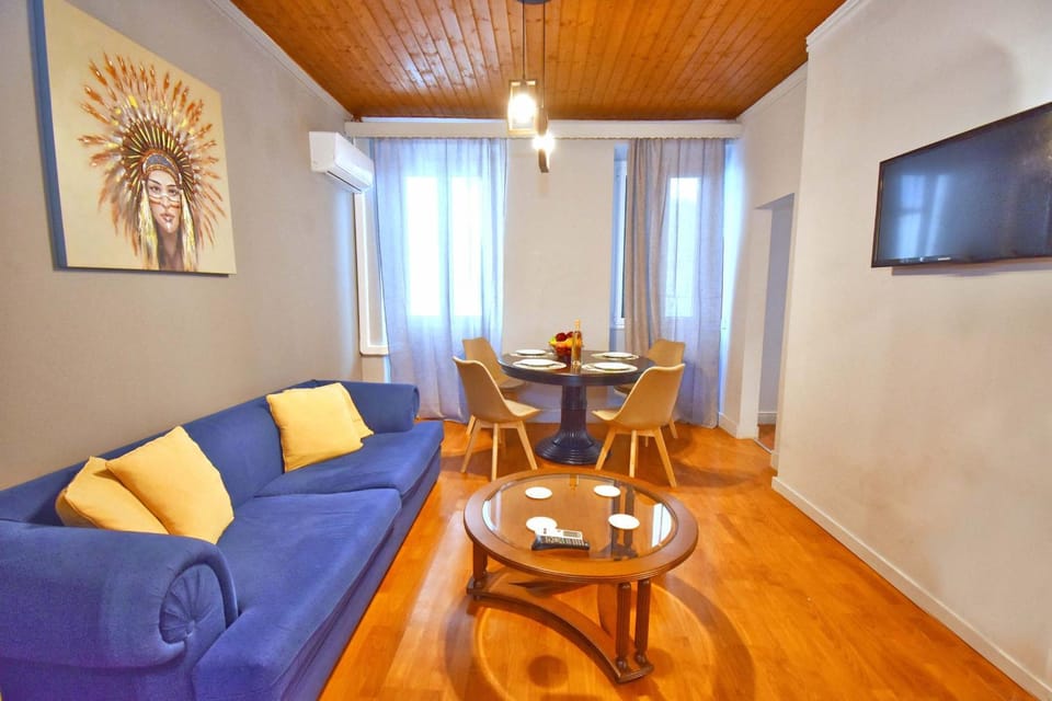 TV and multimedia, Seating area