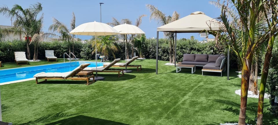 Spring, Day, Garden, Garden, Garden view, Pool view, Swimming pool, sunbed