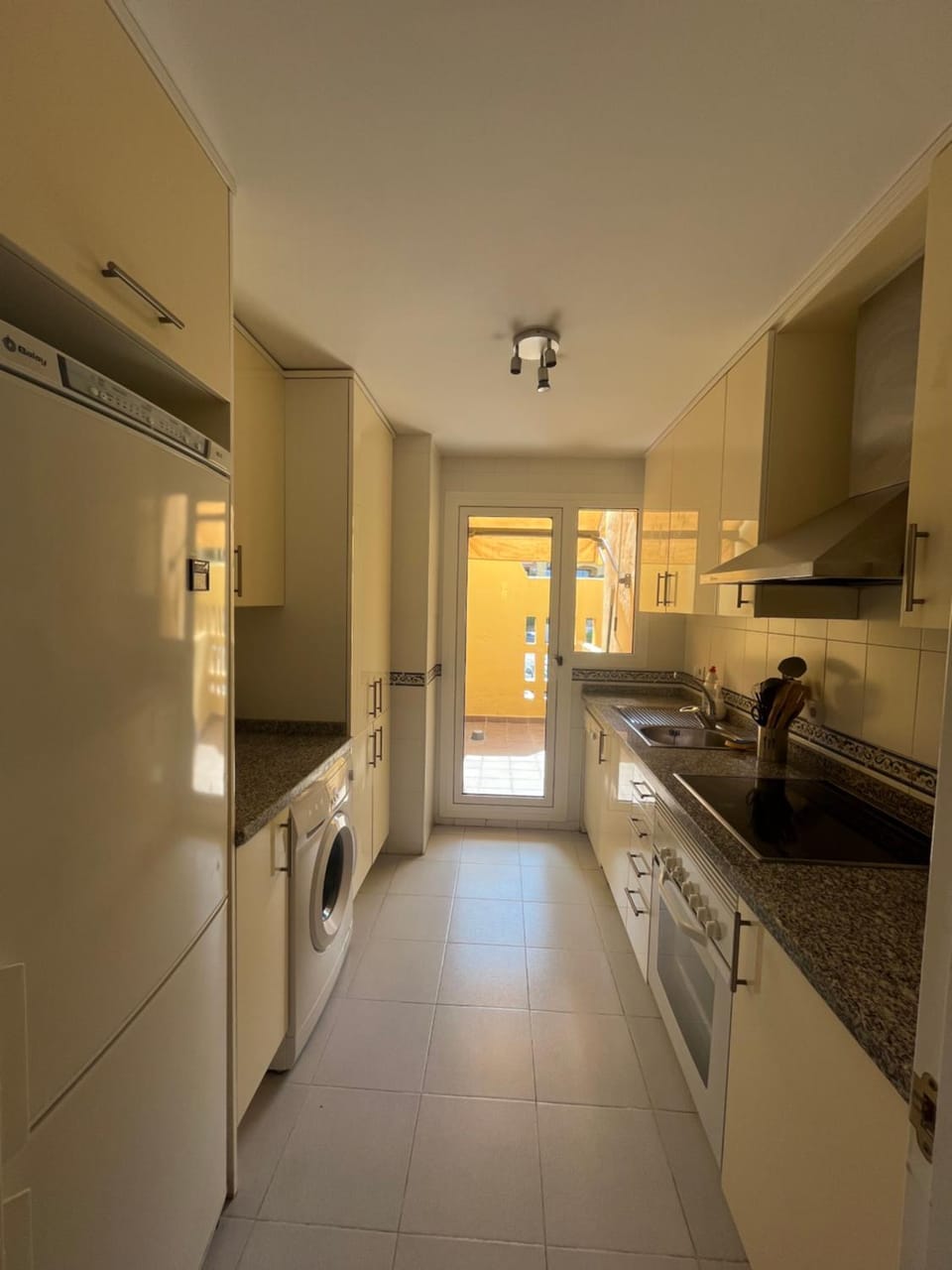 Kitchen or kitchenette, dishwasher, minibar, pet friendly, stove, washing machine