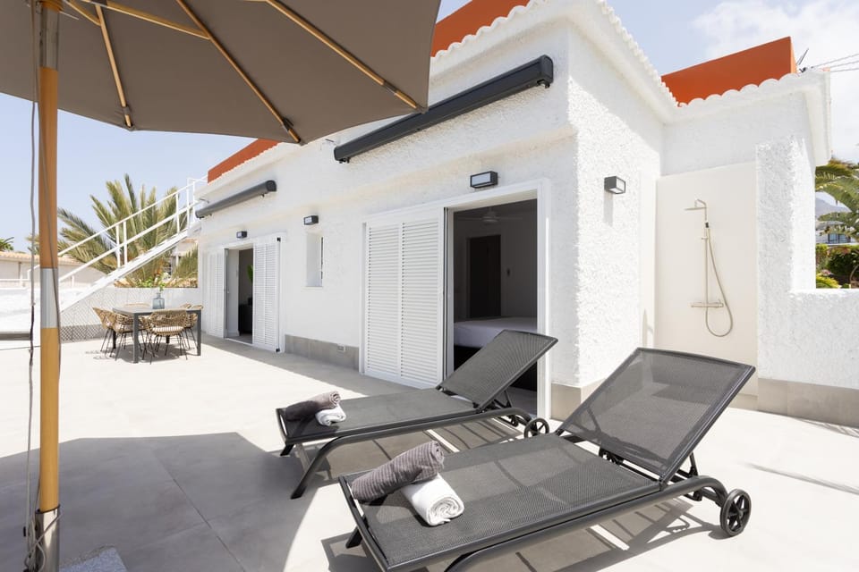 Patio, Balcony/Terrace, Dining area, sunbed