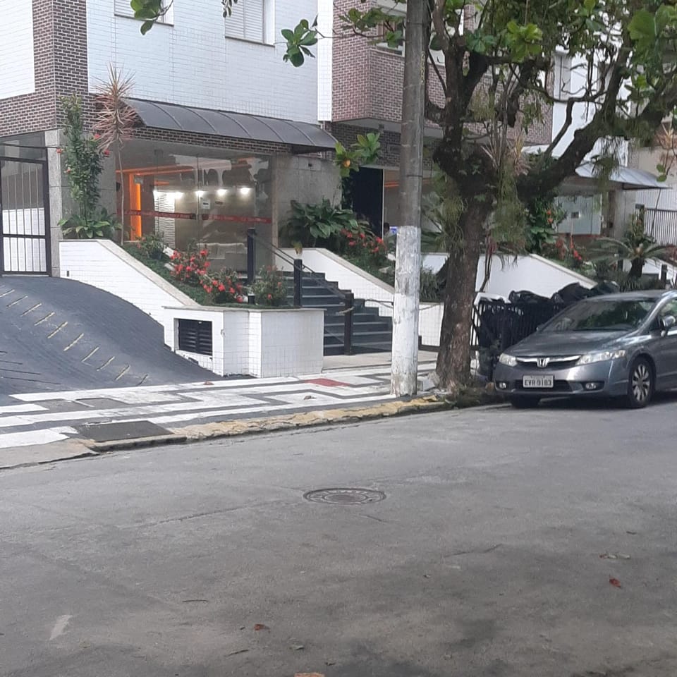 Venha tirar um lazer com conforto e comodidade,tranquilidade nas Pitangueiras, 350 metros da praia Apartment in State of São Paulo
