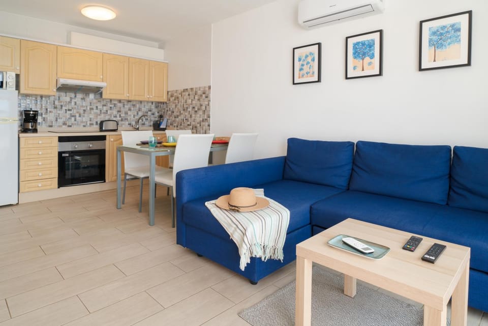 Living room, Dining area, kitchen