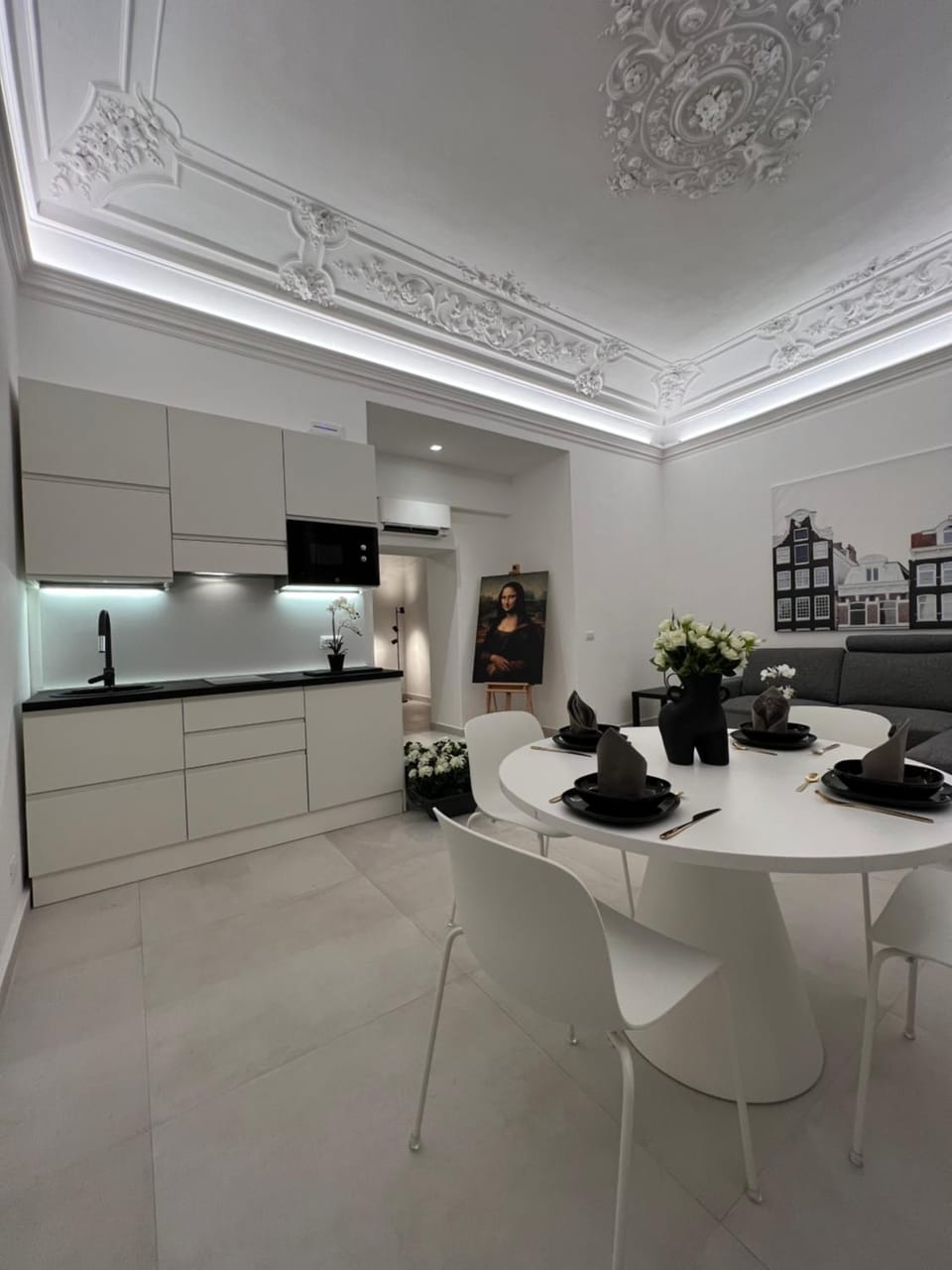 Communal lounge/ TV room
