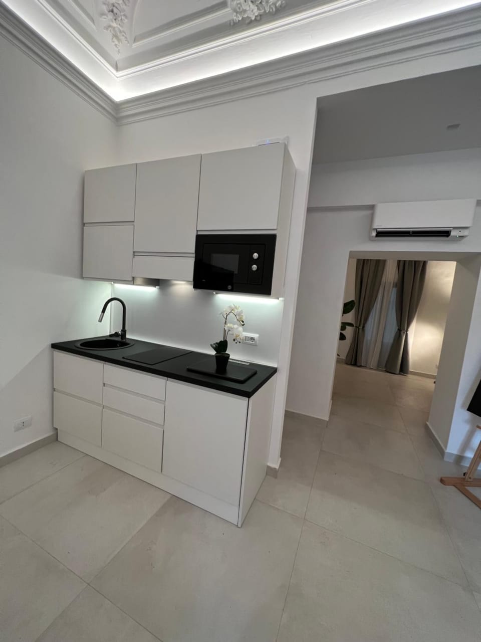 Kitchen or kitchenette, Communal kitchen