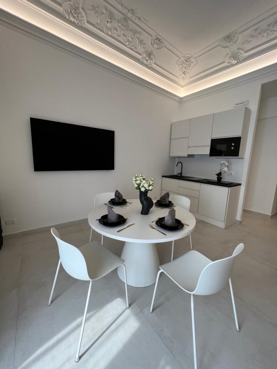 Living room, Dining area