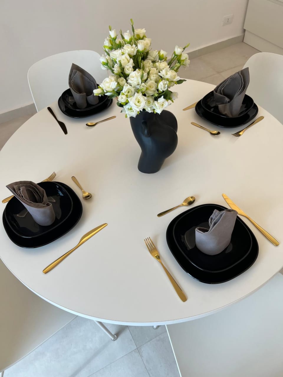 Food and drinks, Dining area, Food