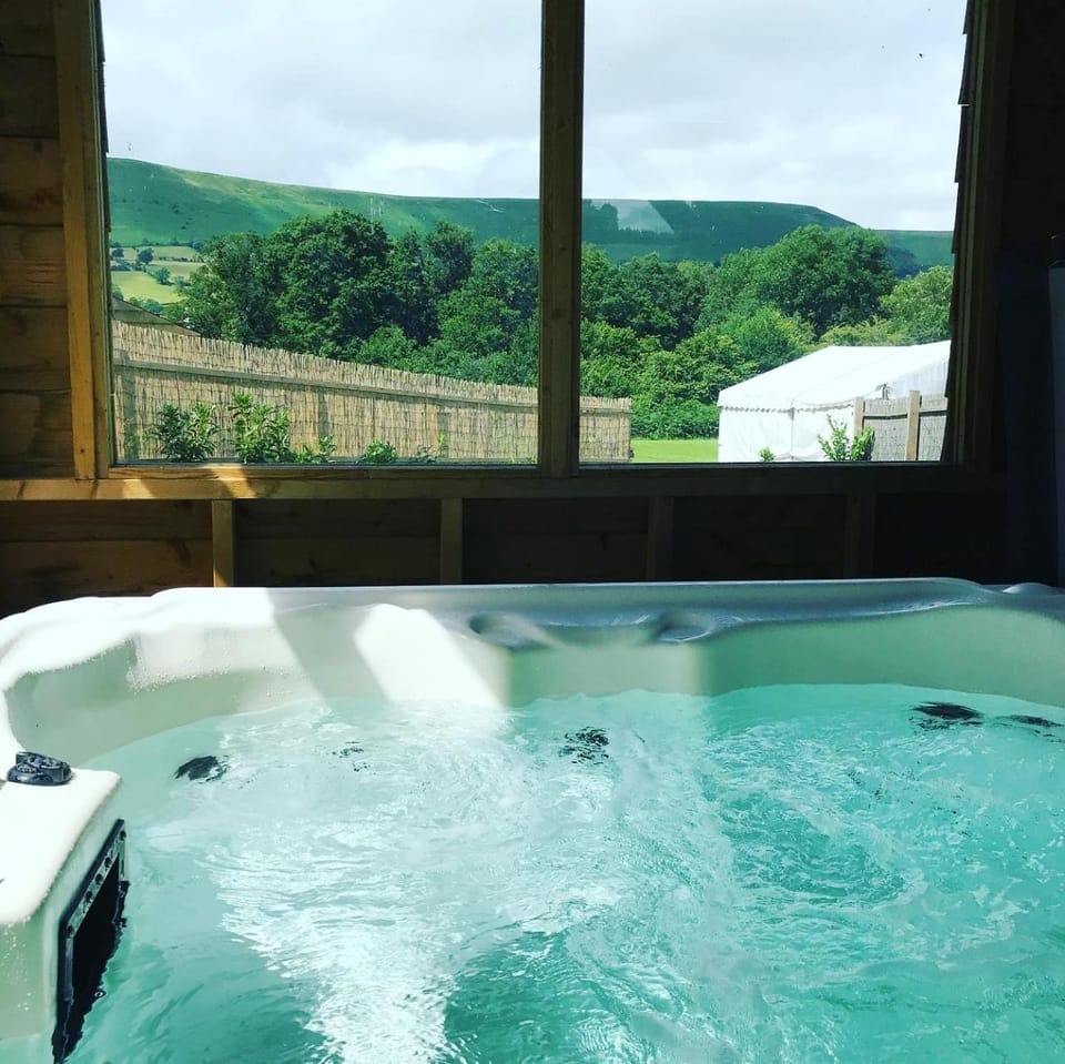 Hot Tub, Mountain view