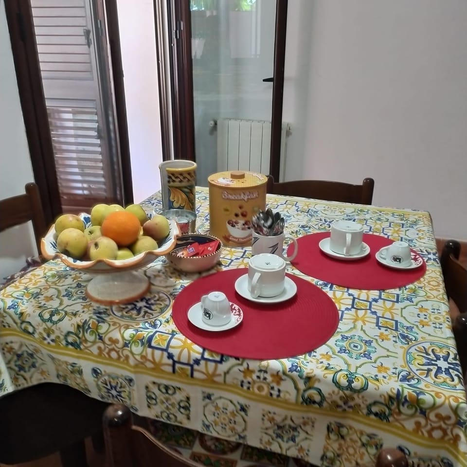 Dining area, Breakfast