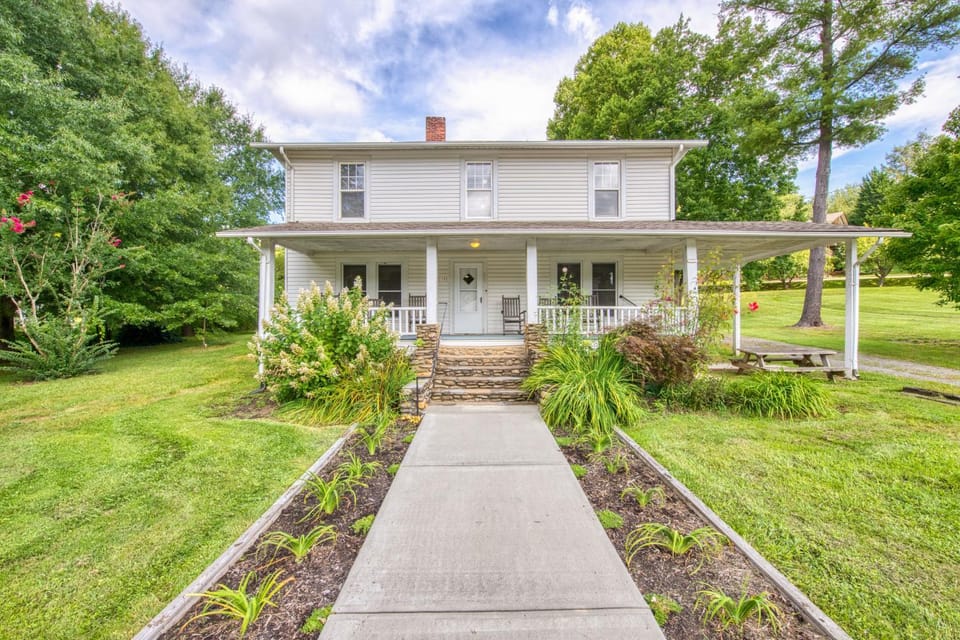 Brookside Lodge House in Lake Junaluska