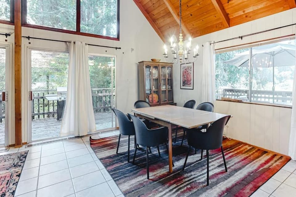 Redwood Lodge House in Monte Rio