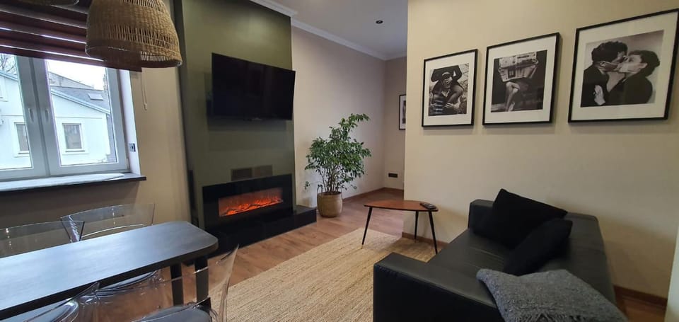 Communal lounge/ TV room, Living room, Seating area