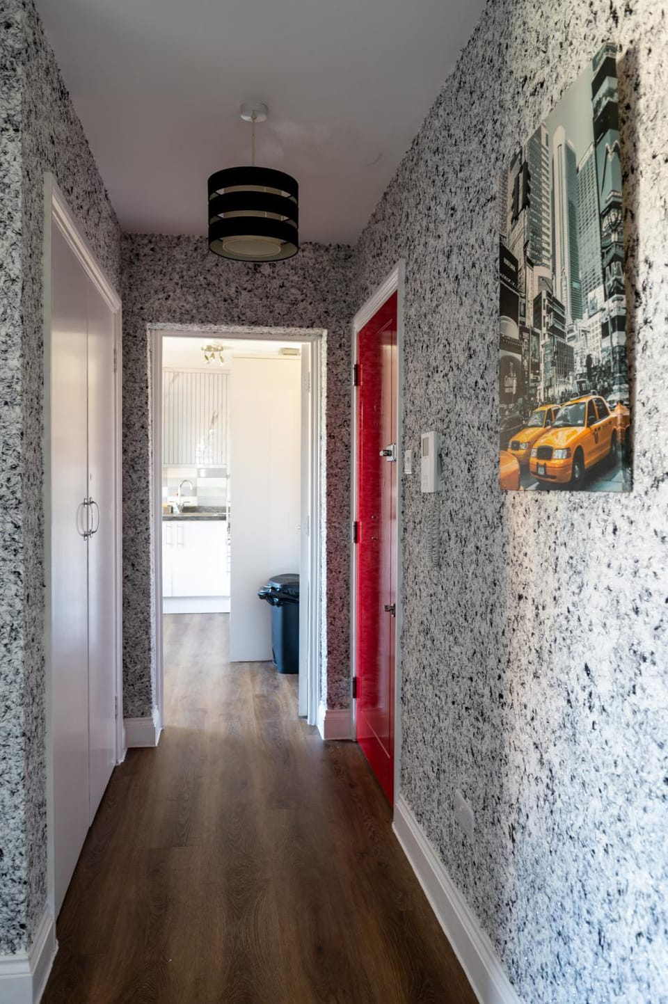 Stylish 2BR Apartment Steps to Beach, Bars ,Town Centre Apartment in Bournemouth