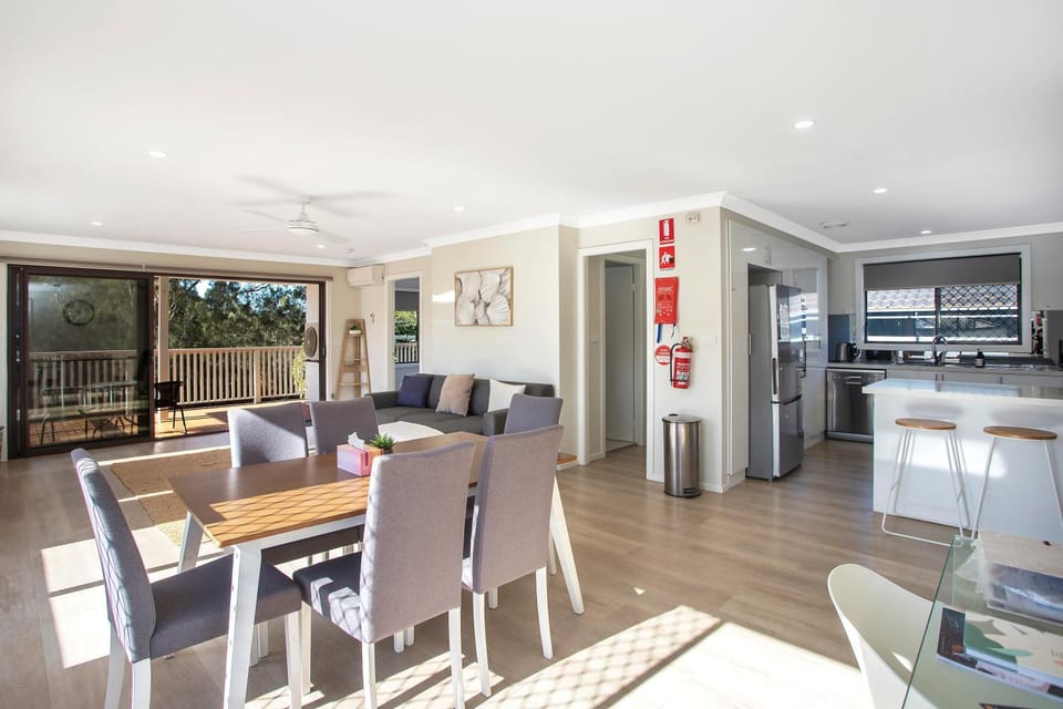 Renovated Coastal getaway with water views Apartment in Patonga