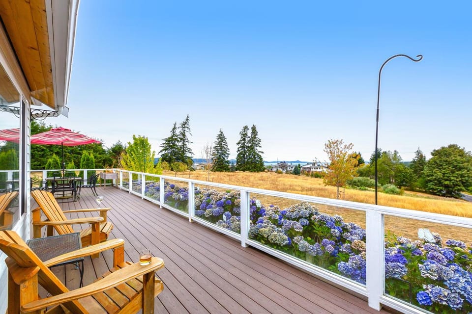 Arrowhead Way House in Camano Island