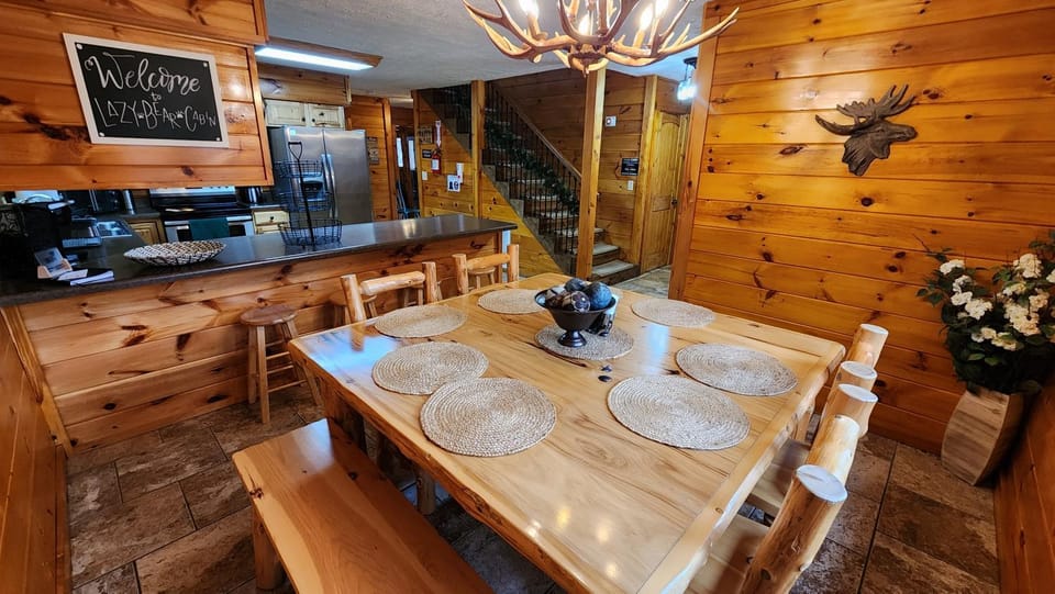 Seating area, Dining area
