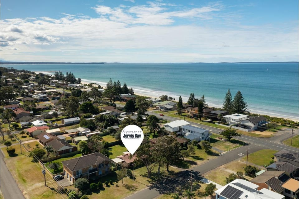 Mum's Beach House by Experience Jervis Bay House in Vincentia