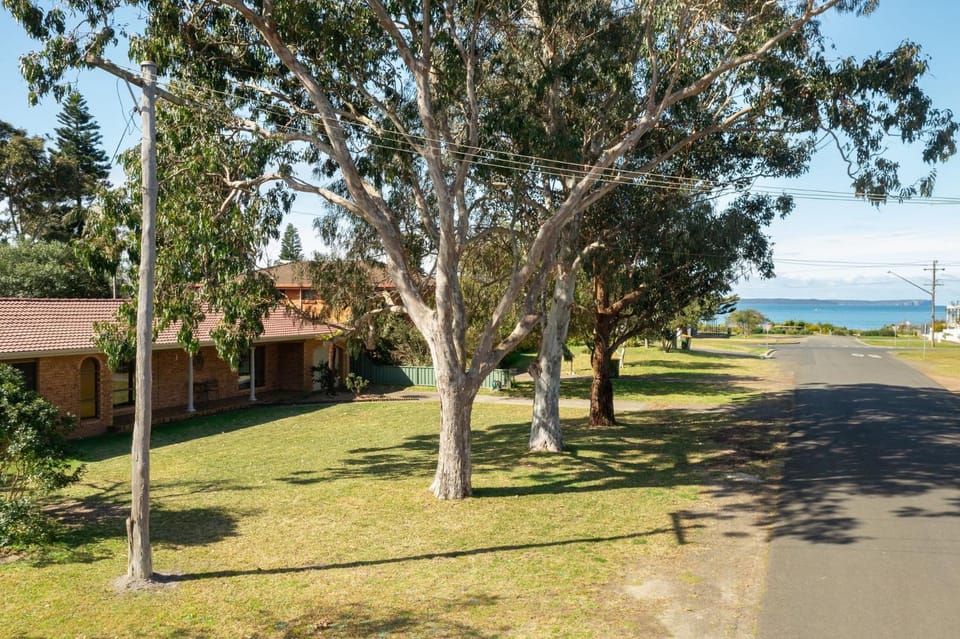 Mum's Beach House by Experience Jervis Bay House in Vincentia