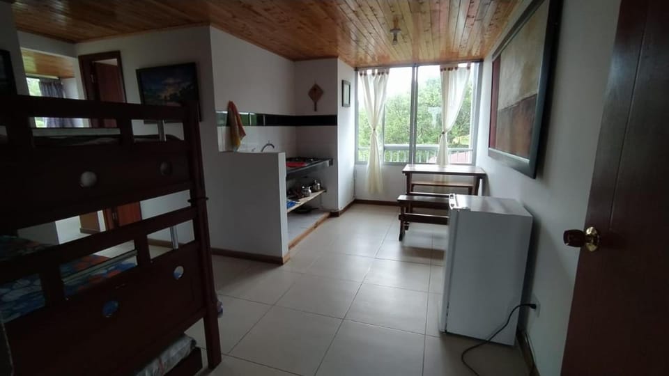 Apartamento acogedor, 1 habitación, cocina, comedor, vista a zonas verdes Apartment in Armenia