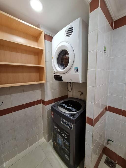 Lovely Waterfront Riverbank Suite with Pool Apartment in Kuching