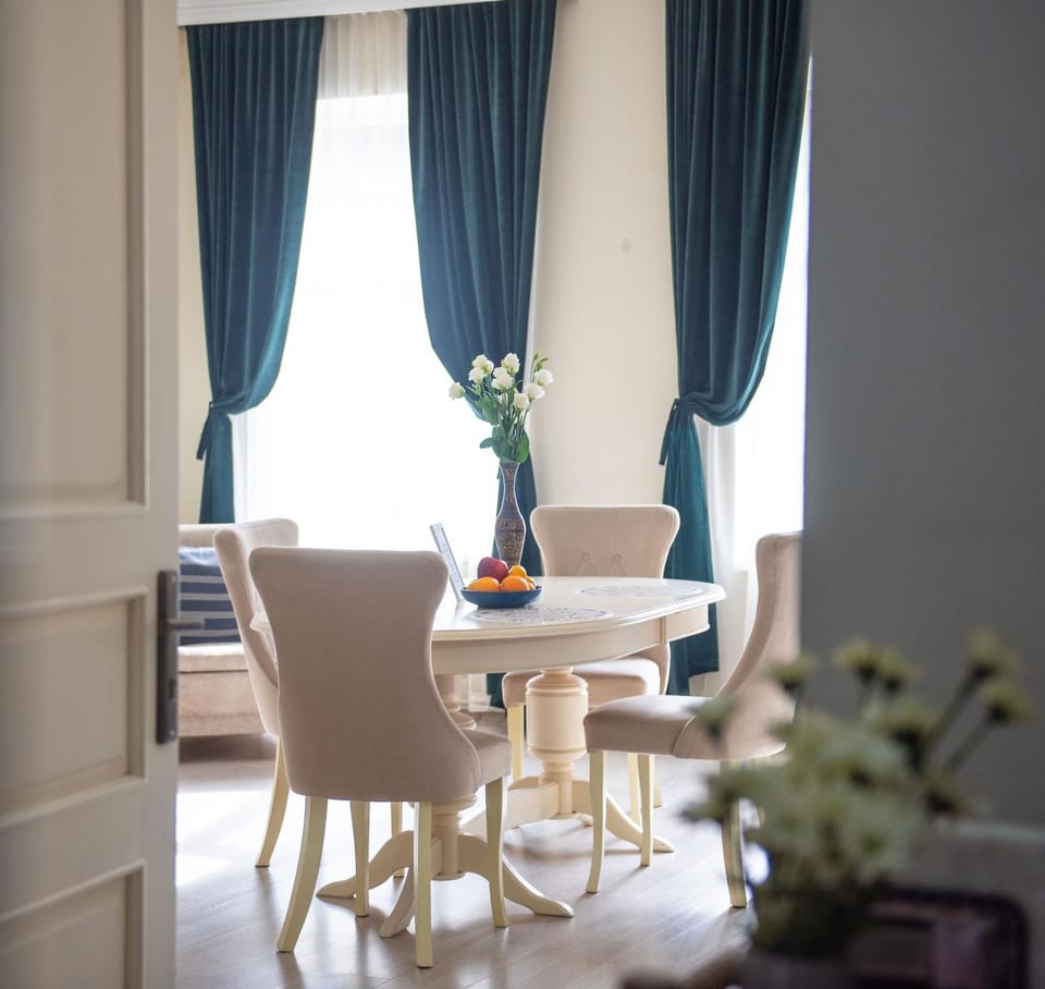 Living room, Dining area