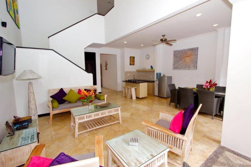 Living room, Dining area