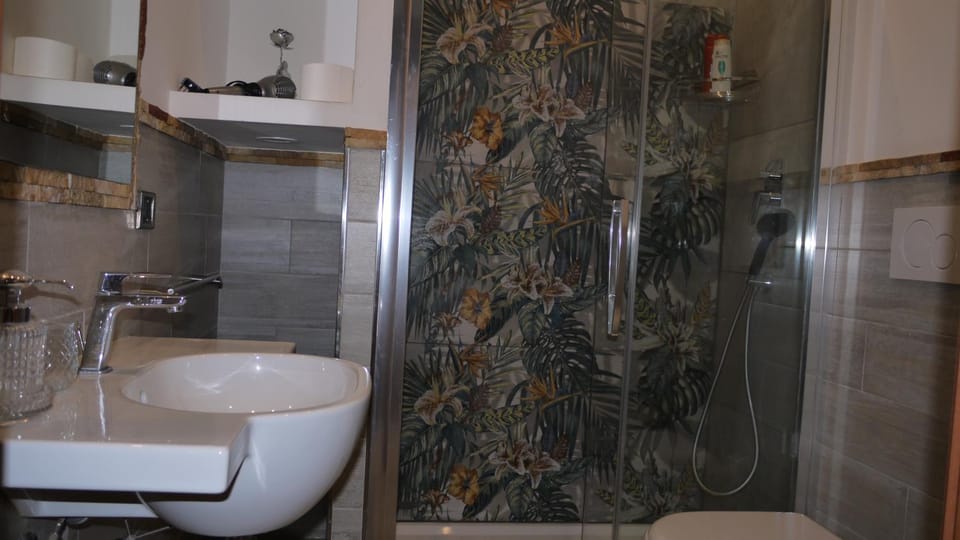 Charming Roma Apartment with 3 Bedrooms Apartment in Rome