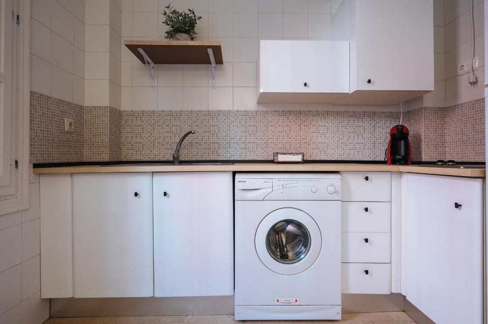 Coffee/tea facilities, Kitchen or kitchenette, washing machine