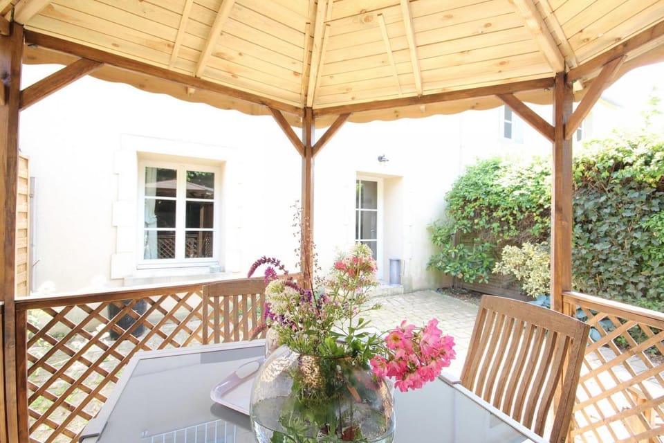 Patio, Balcony/Terrace, Balcony/Terrace, Dining area, Inner courtyard view