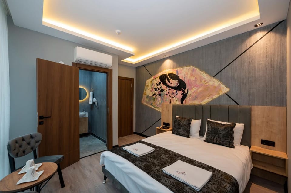 Bed, Photo of the whole room, Bedroom, wardrobe