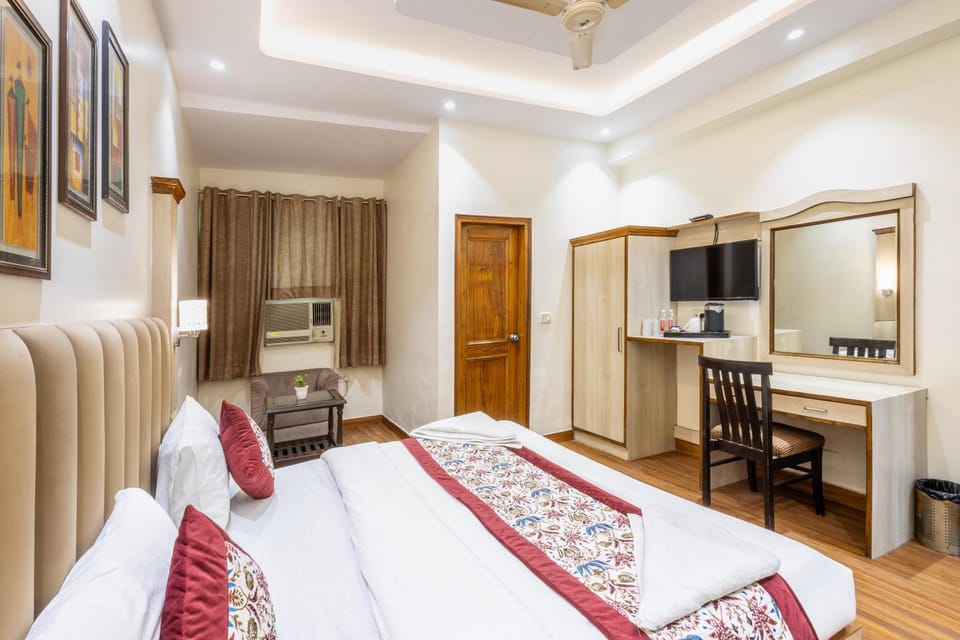 Bed, TV and multimedia, Photo of the whole room, Seating area, air conditioner