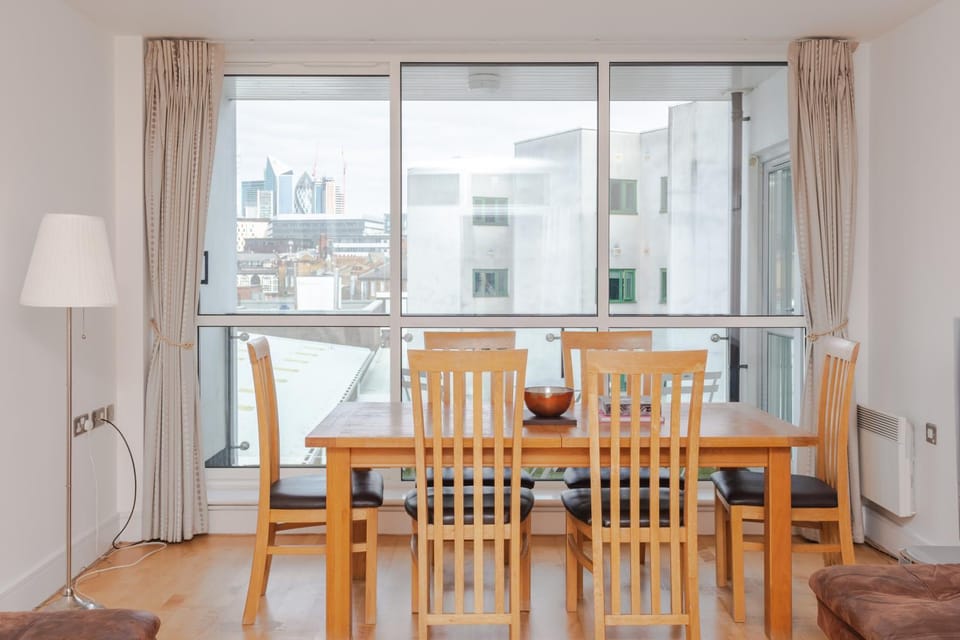Spacious 2 Bedroom Flat on Bermondsey St House in London Borough of Southwark