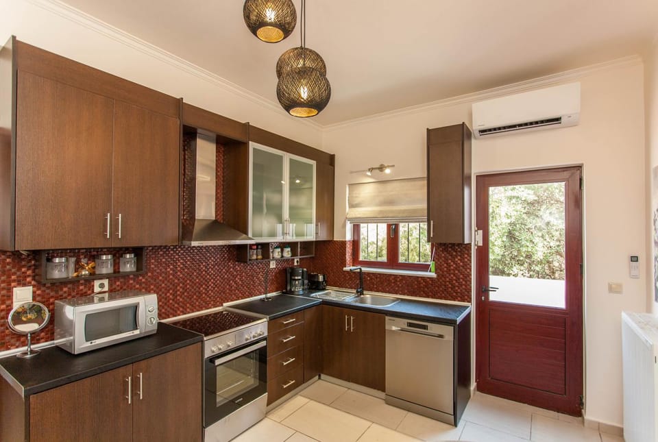 Kitchen or kitchenette, dishwasher, minibar, pet friendly, stove