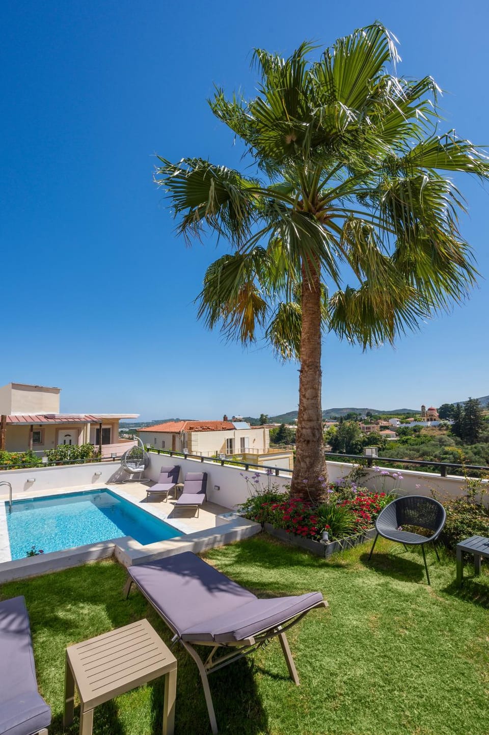 Day, Natural landscape, Garden, Garden, Balcony/Terrace, Pool view, Swimming pool, Swimming pool, sunbed