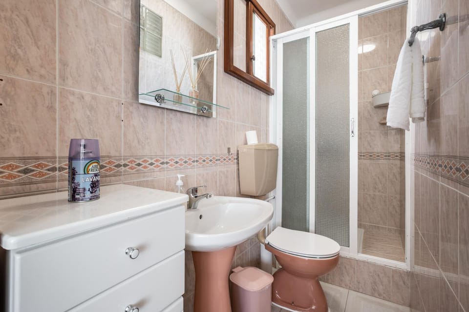 Toilet, Bathroom
