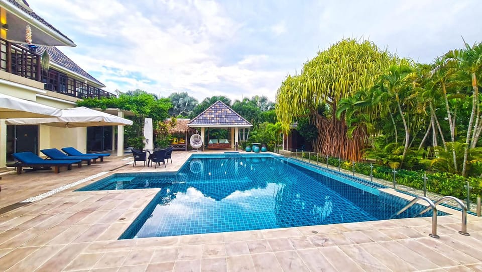 Pool view, Swimming pool