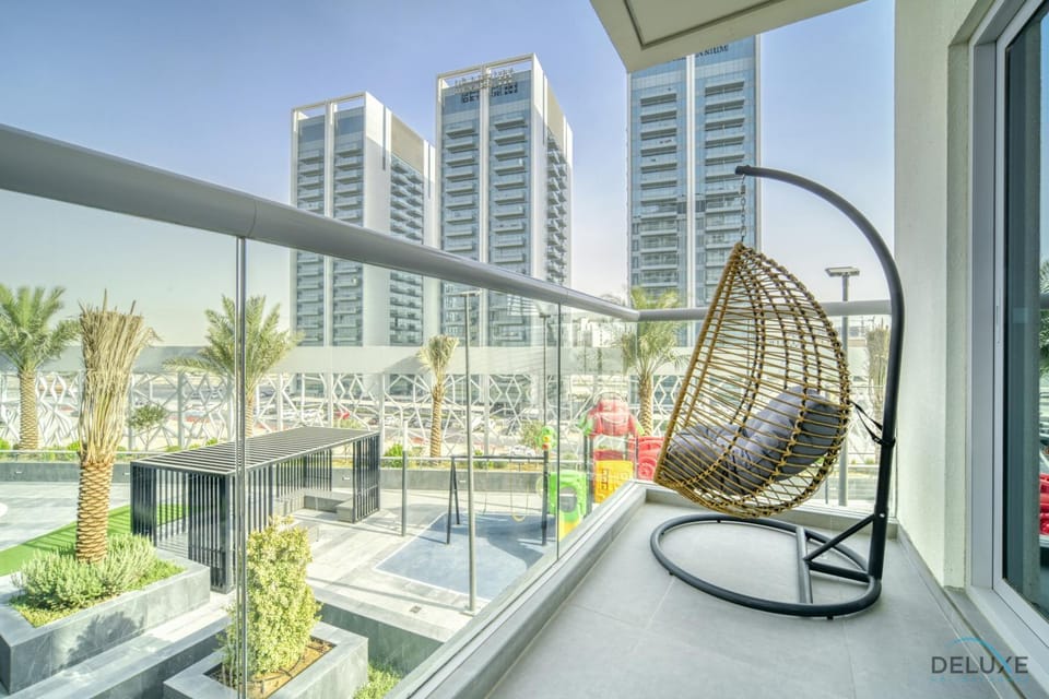 View (from property/room), Balcony/Terrace, Street view