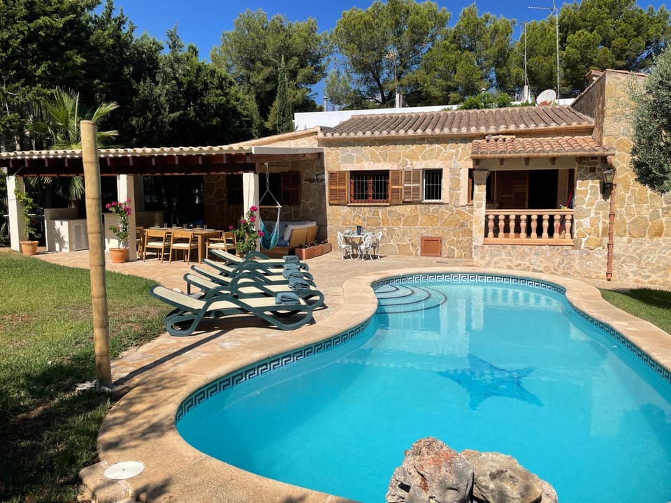Property building, Pool view, Swimming pool