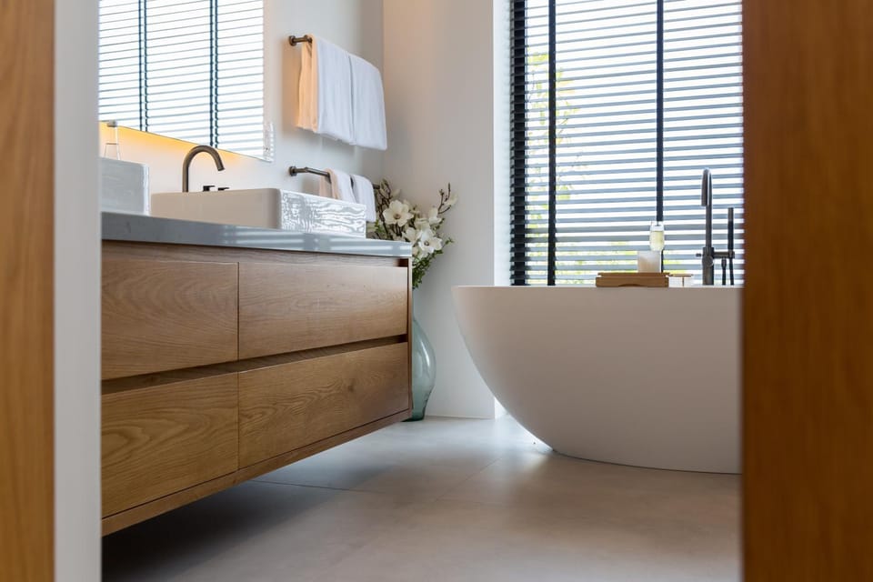 Bathroom, Bath